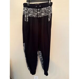 Quilted Giraffe Mens XL Grey Camo Black Paneled Jogger Sweatpants 36/XL